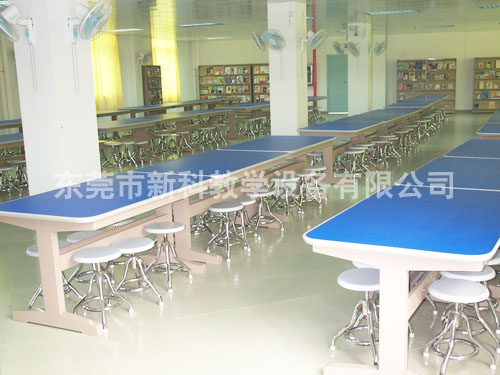<a href='http://m.taiwanquinoa.com/chanpin/110-1.html' target='1' style='font-size:18px; font-weight:bold; color:#000000;'>圖書閱覽室</a>8