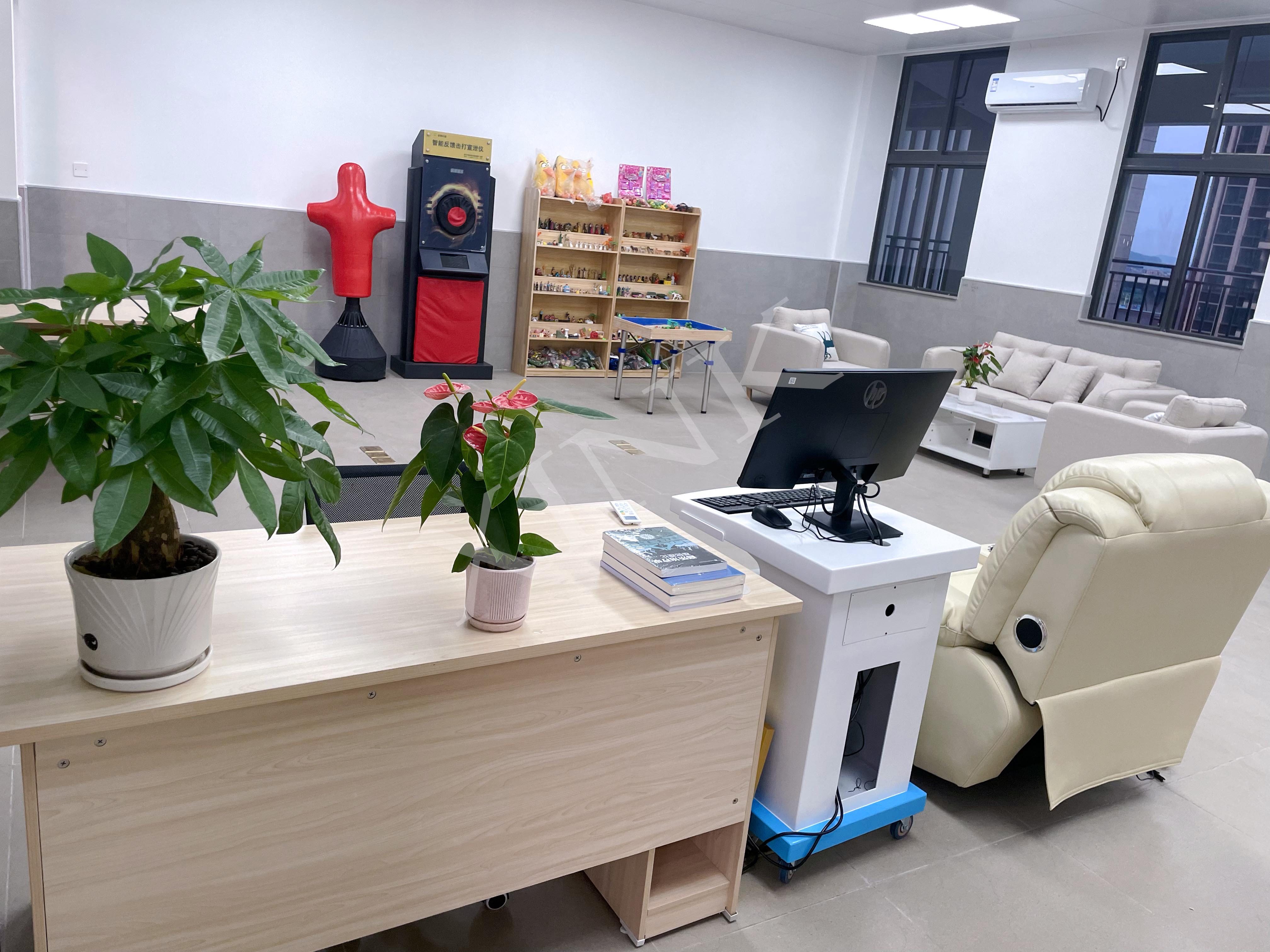 <a href='http://m.taiwanquinoa.com' target='1' style='font-size:14px; font-weight:bold; color:#0080ff;'>心理咨詢室</a>