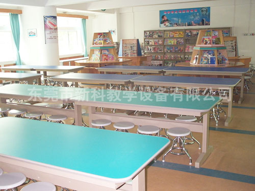 <a href='http://m.taiwanquinoa.com/chanpin/110-1.html' target='1' style='font-size:18px; font-weight:bold; color:#000000;'>圖書閱覽室</a>7