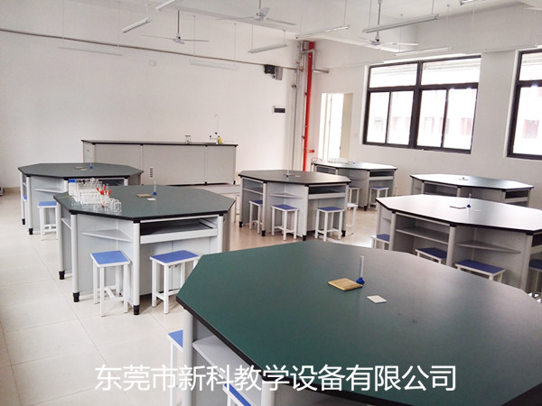 <a href='http://m.taiwanquinoa.com/' target='1' style='font-size:14px; font-weight:bold; color:#0080ff;'>物理實驗室</a>設備