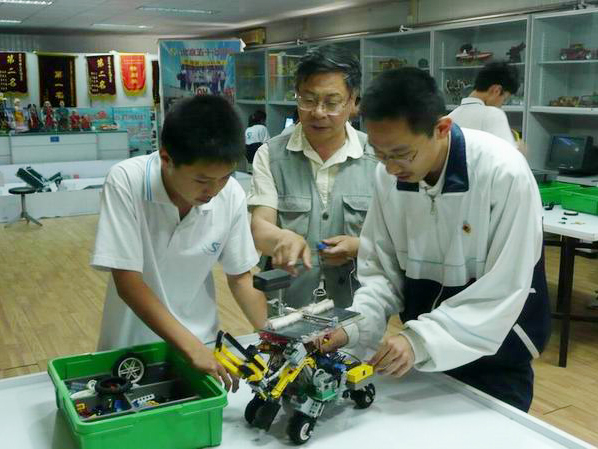 <a href='http://m.taiwanquinoa.com/chanpin/60-1.html' target='1' style='font-size:18px; font-weight:bold; color:#000000;'>機器人功能室</a>