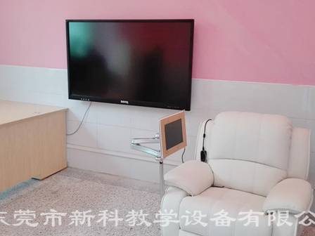 <a href='http://m.taiwanquinoa.com' target='1' style='font-size:14px; font-weight:bold; color:#0080ff;'>心理咨詢室</a>布置