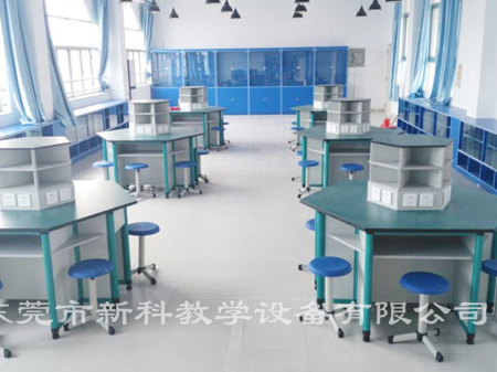 <a href='http://m.taiwanquinoa.com/chanpin/60-1.html' target='1' style='font-size:18px; font-weight:bold; color:#000000;'>機器人功能室</a>3
